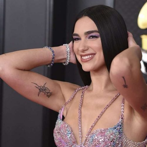 Dua Lipa Duket Kaq E Thjesht Dhe E Bukur N Udh Timin E Saj Luksoz N