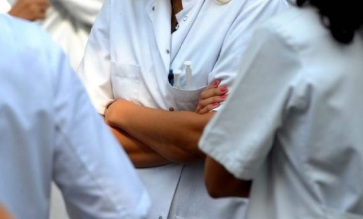 Kosovë/ PDK-ja propozon ngritje të pagave për mjekë dhe infermierë ...