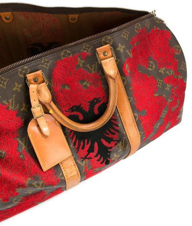 Louis Vuitton nxjerr çantën me flamurin shqiptar, zbuloni sesa