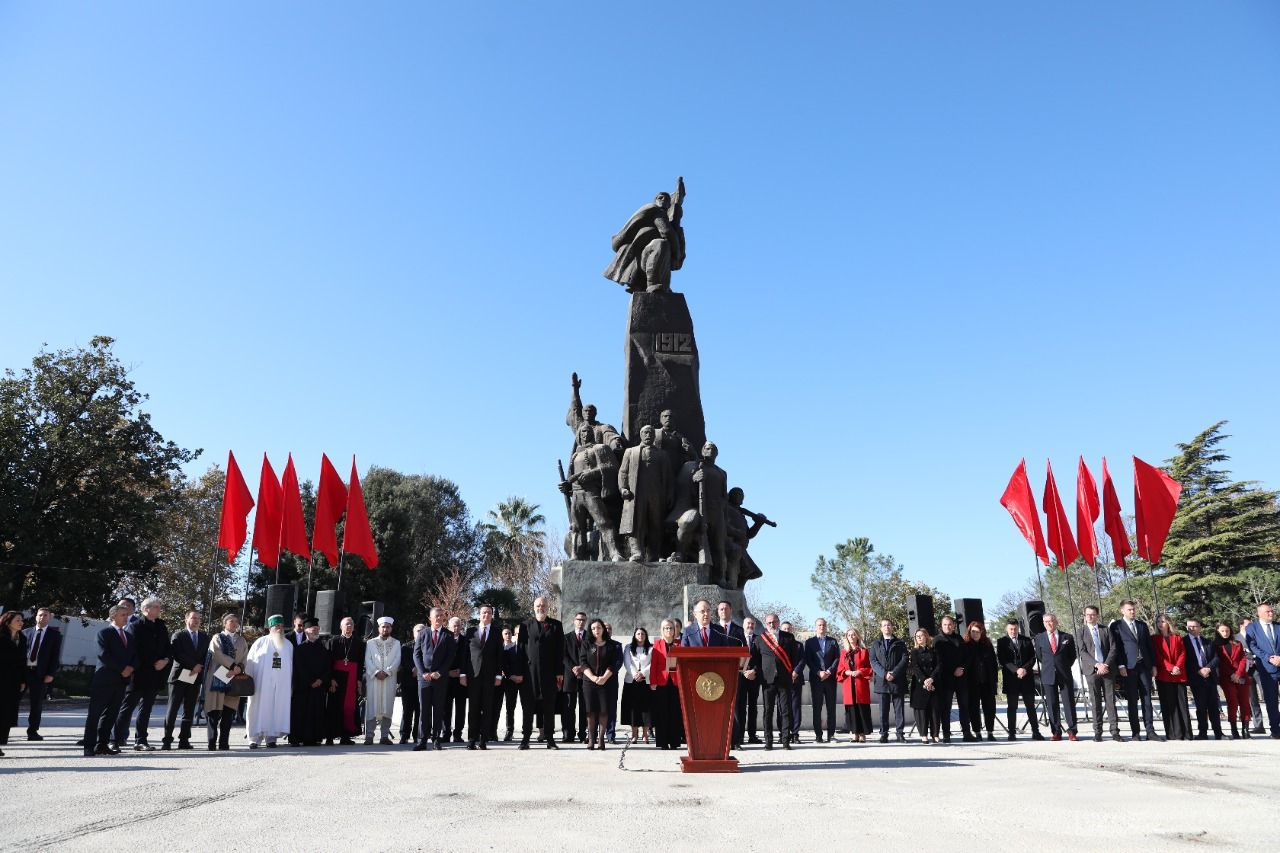 110-vjetori I Pavarësisë, Presidenti Begaj Uron Shqiptarët Nga Vlora ...