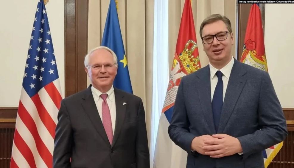 Vuçiç bisedon me ambasadorin amerikan për situatën në Kosovë