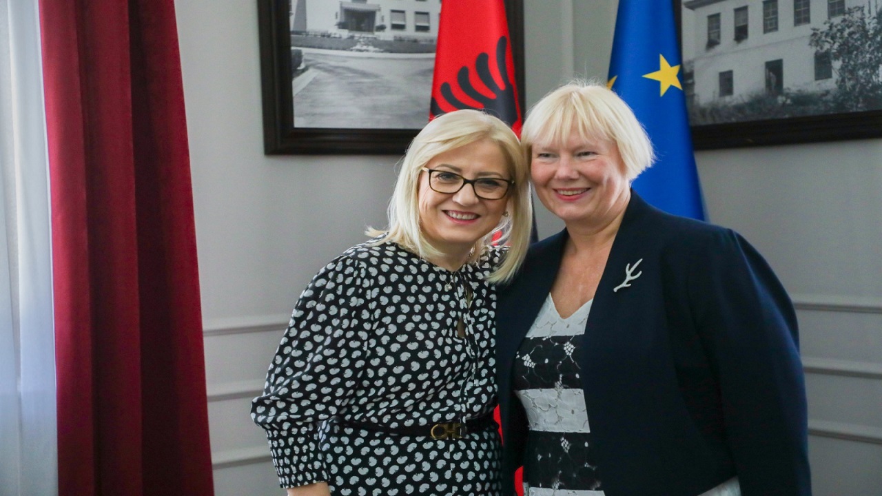 Nikolla takim me ambasadoren e BE-së, Christiane Hohmann: Shqipëria, faktor për stabilitetin, paqen dhe evropianizimin e rajonit