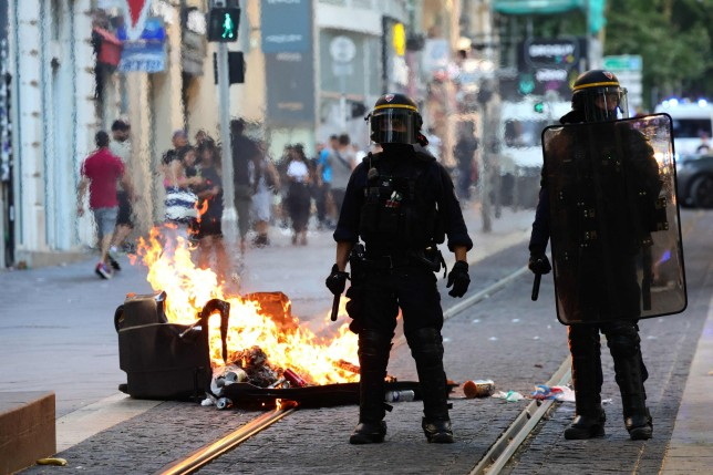 Vdes 27 vjeçari francez pas goditjes nga plumbi i gomës pas trazirave në Marseille (fotot)