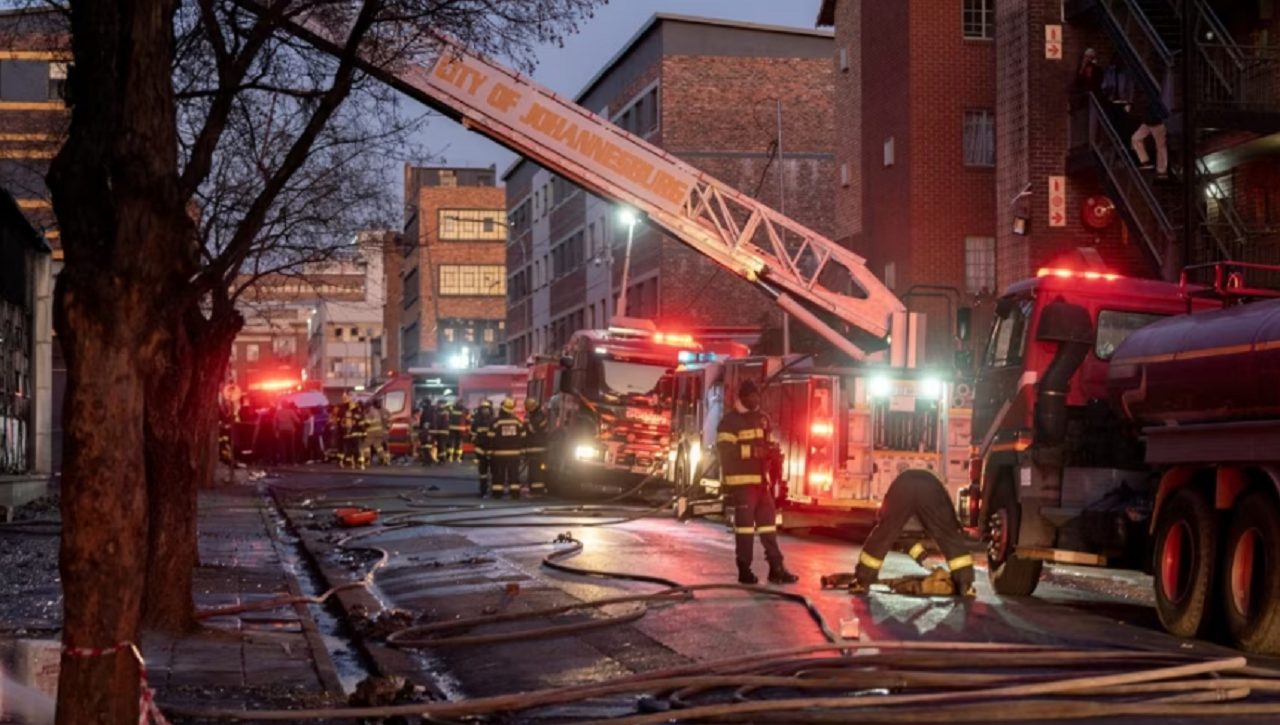 Së paku 52 të vdekur nga zjarri në një ndërtesë në Johanesburg