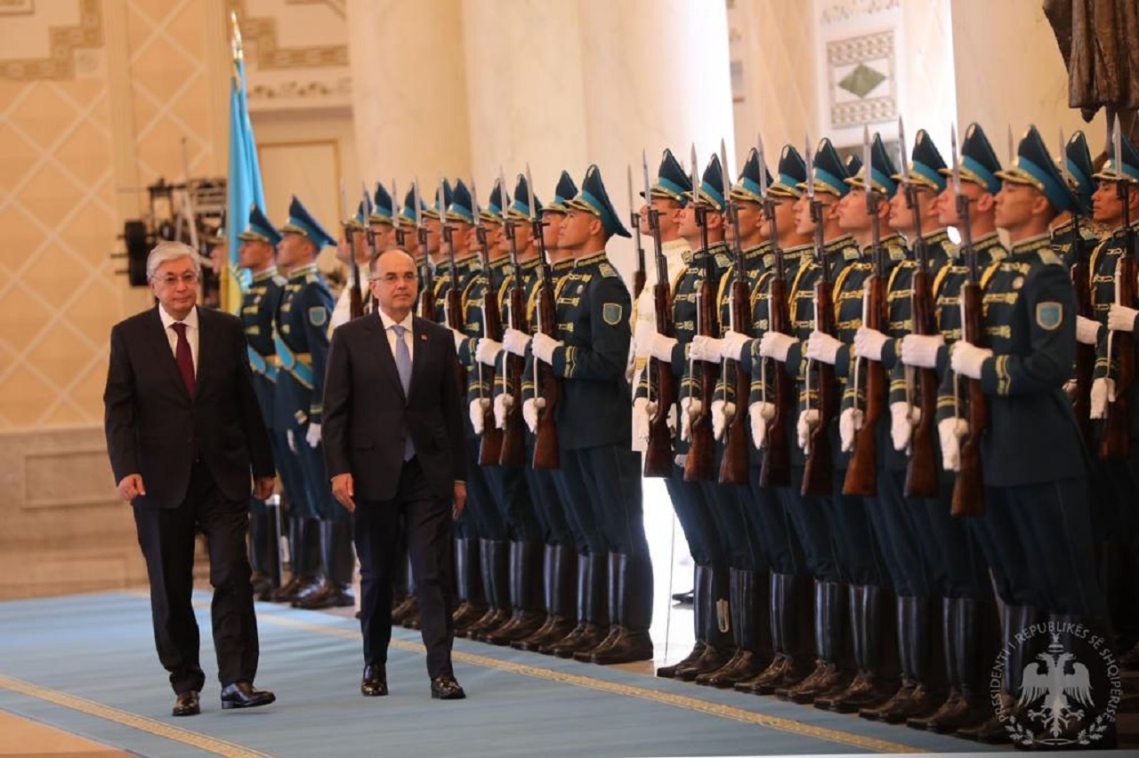 Presidenti Begaj takohet me Presidentin Tokayev: Do hapet Ambasada e Kazakistanit në Shqipëri