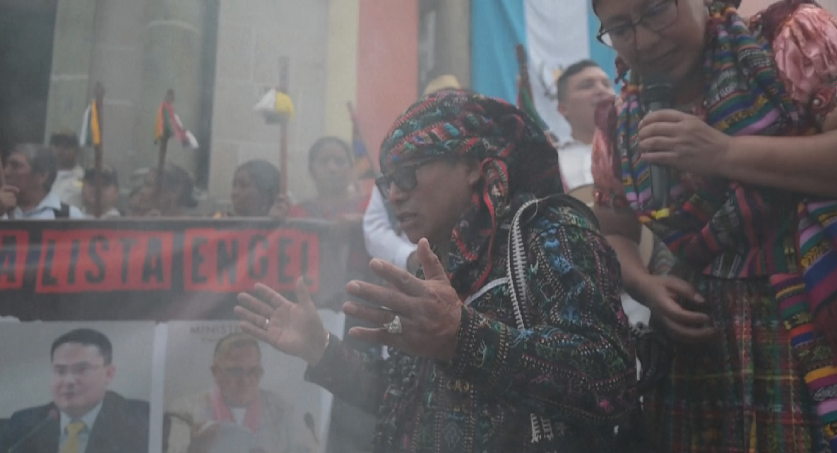 Popujt indigjenë protestojnë kundër korrupsionit në Guatemala (fotot)