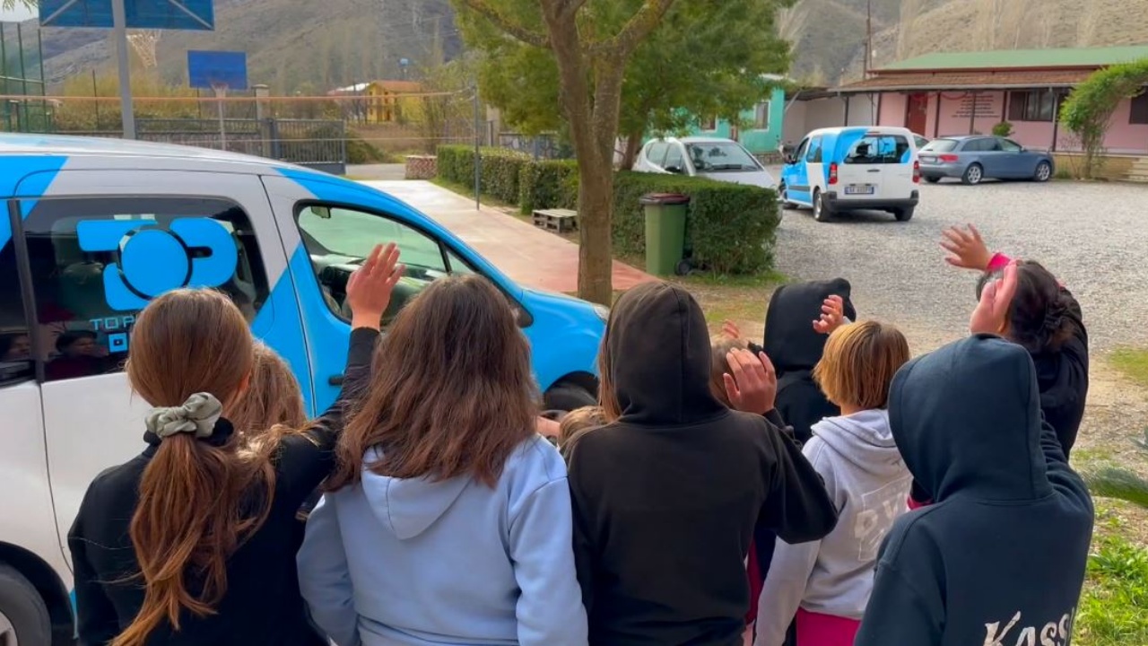 Bamirësi për festa! Fondacioni “Dritan Hoxha” shpërndan dhurata nëpër Shqipëri