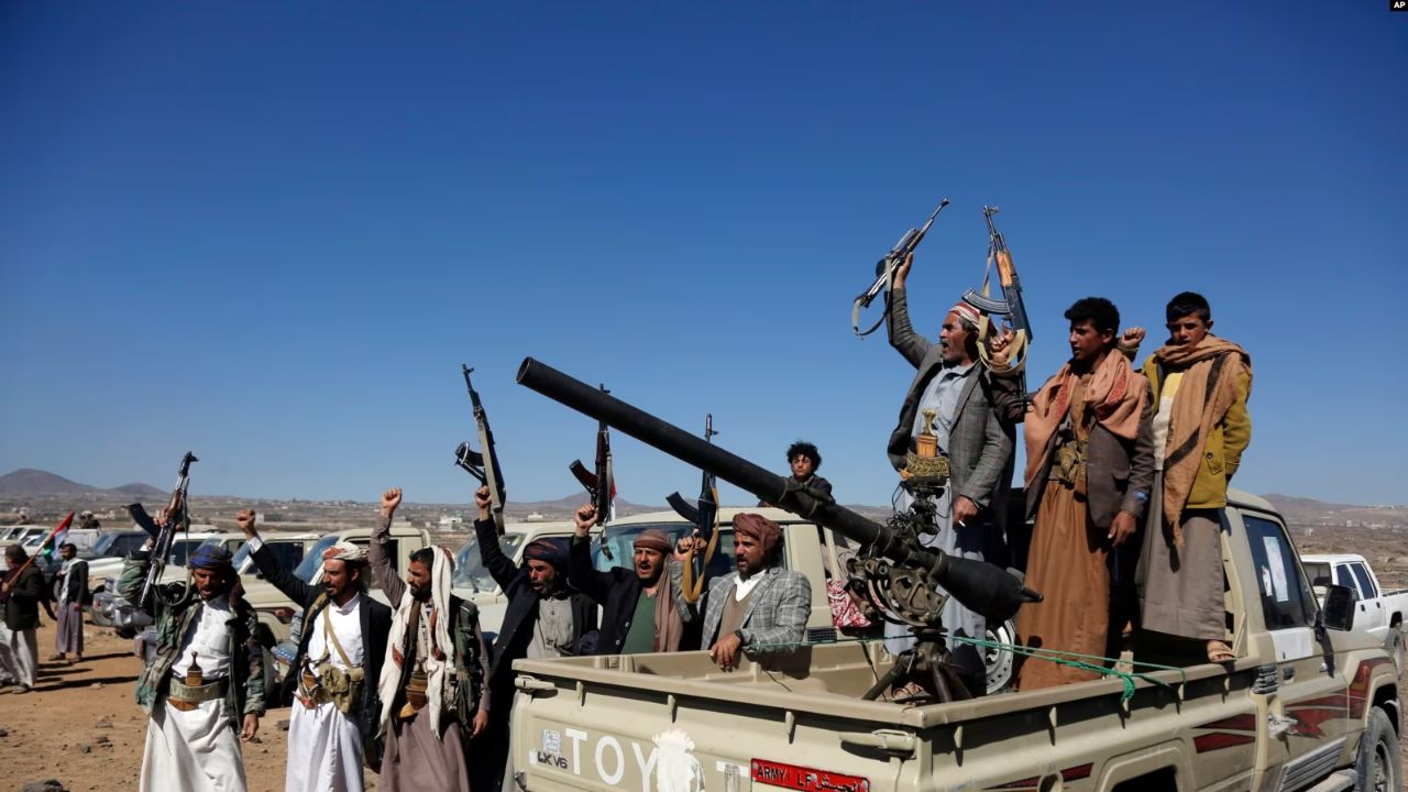 SHBA rikthen rebelët Houthi në listën e organizatave terroriste