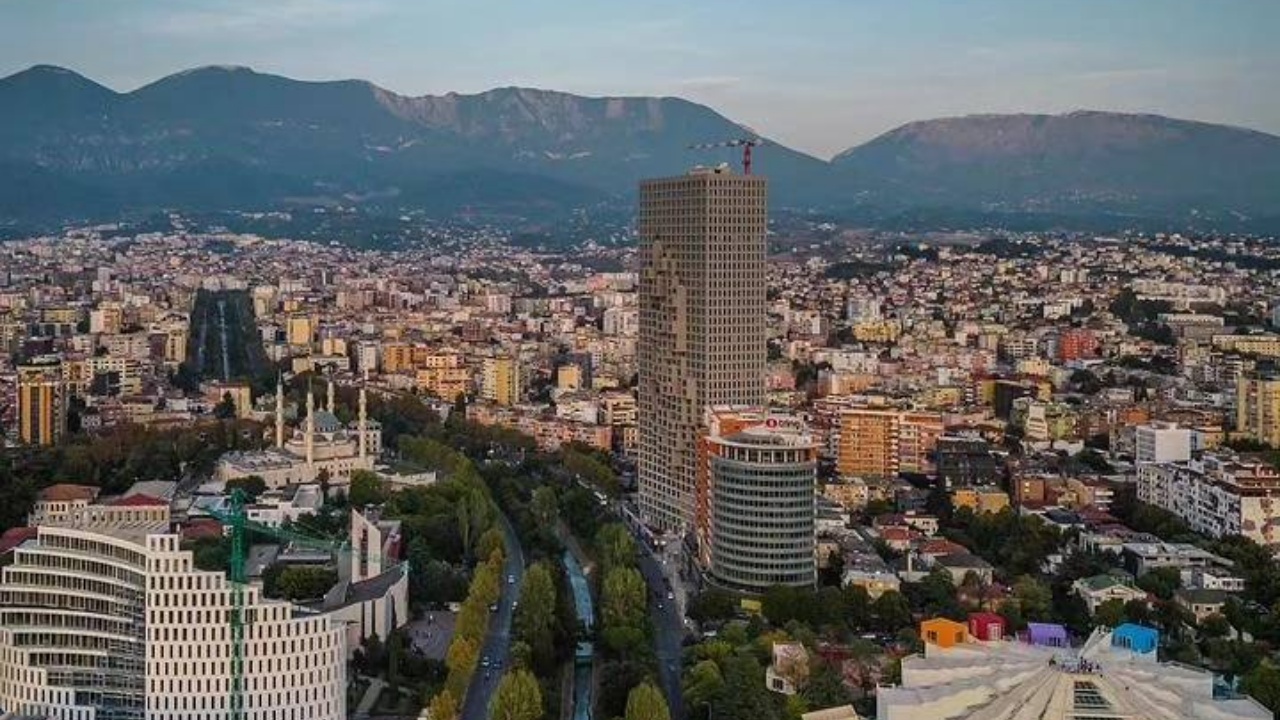 Temperaturat nën zero, Veliaj: Për çdo emergjencë apo nëse shihni persona të pastrehë, telefononi 112