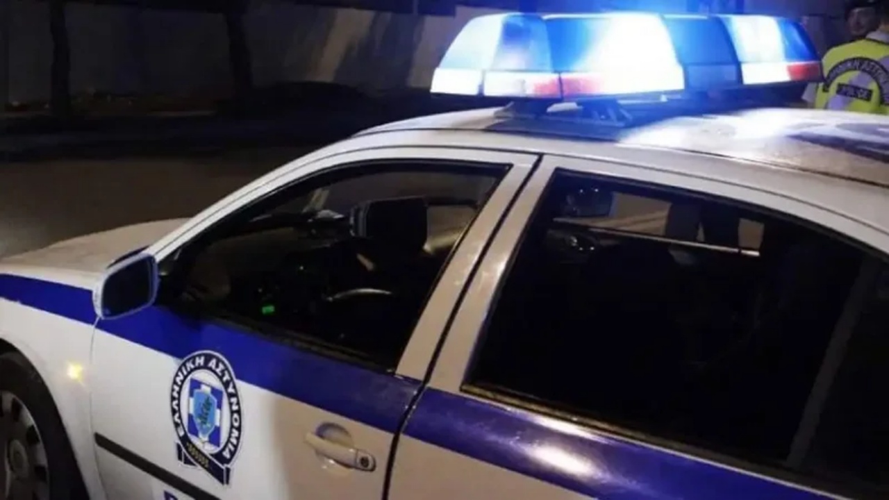 Aksion si nëpër filma! Gjenden mbi 102 kg kanabis në një makinë antidroge në Igumenicë, arrestohet polici grek dhe shqiptari