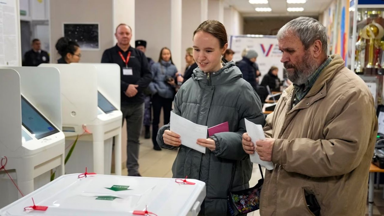 E ardhmja e opozitës ruse pas vdekjes së Alexei Navalnyt, analiza e VOA: Zgjedhjet fiktive në Rusi dhe protesta kundër Putinit