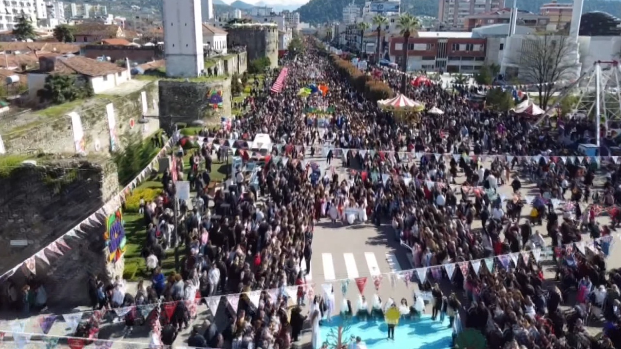 Kryeqyteti i ditës së verës! Festimet në qytetin e Elbasanit vijojnë prej disa ditësh