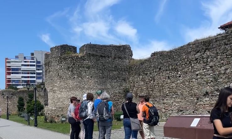 Turistët e huaj në Elbasan  gjermanë dhe kanadezë  Rritet numri i vizitorëve në qytet