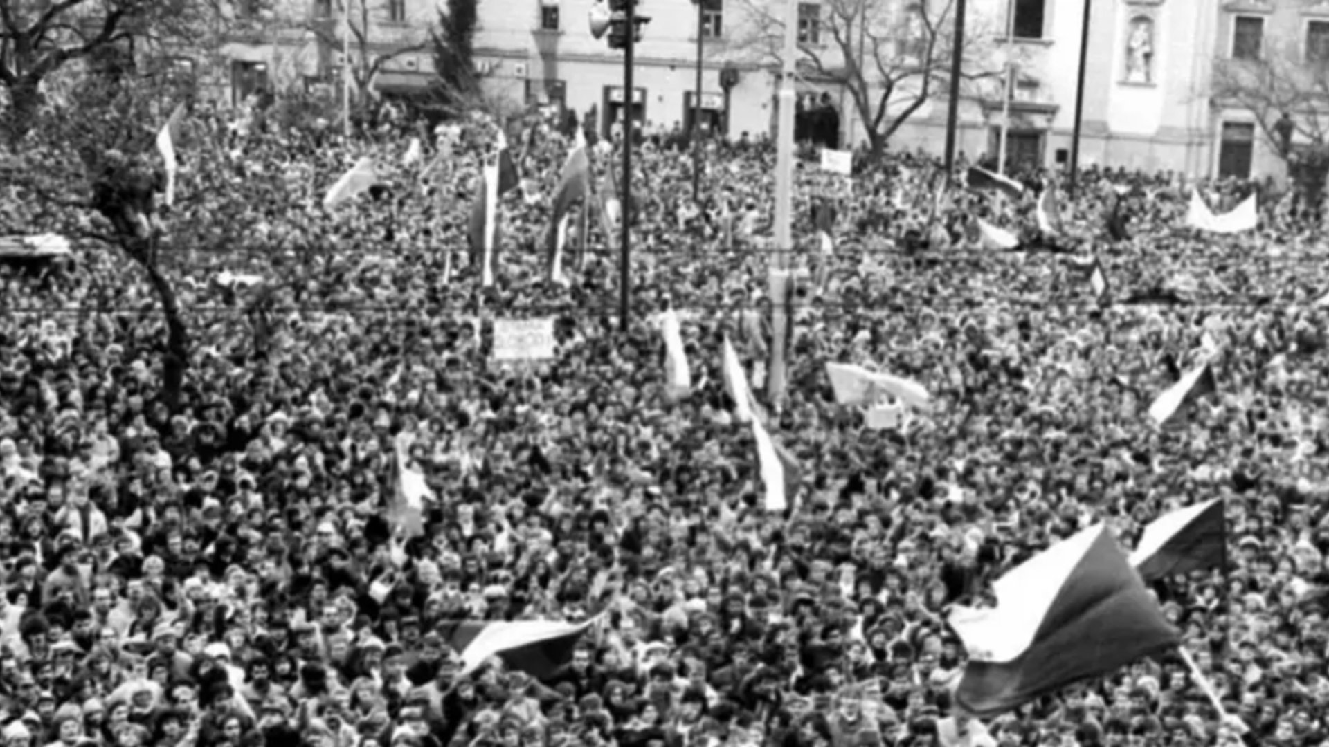 Sllovakia nderon revolucionin përmes protestave demokratike