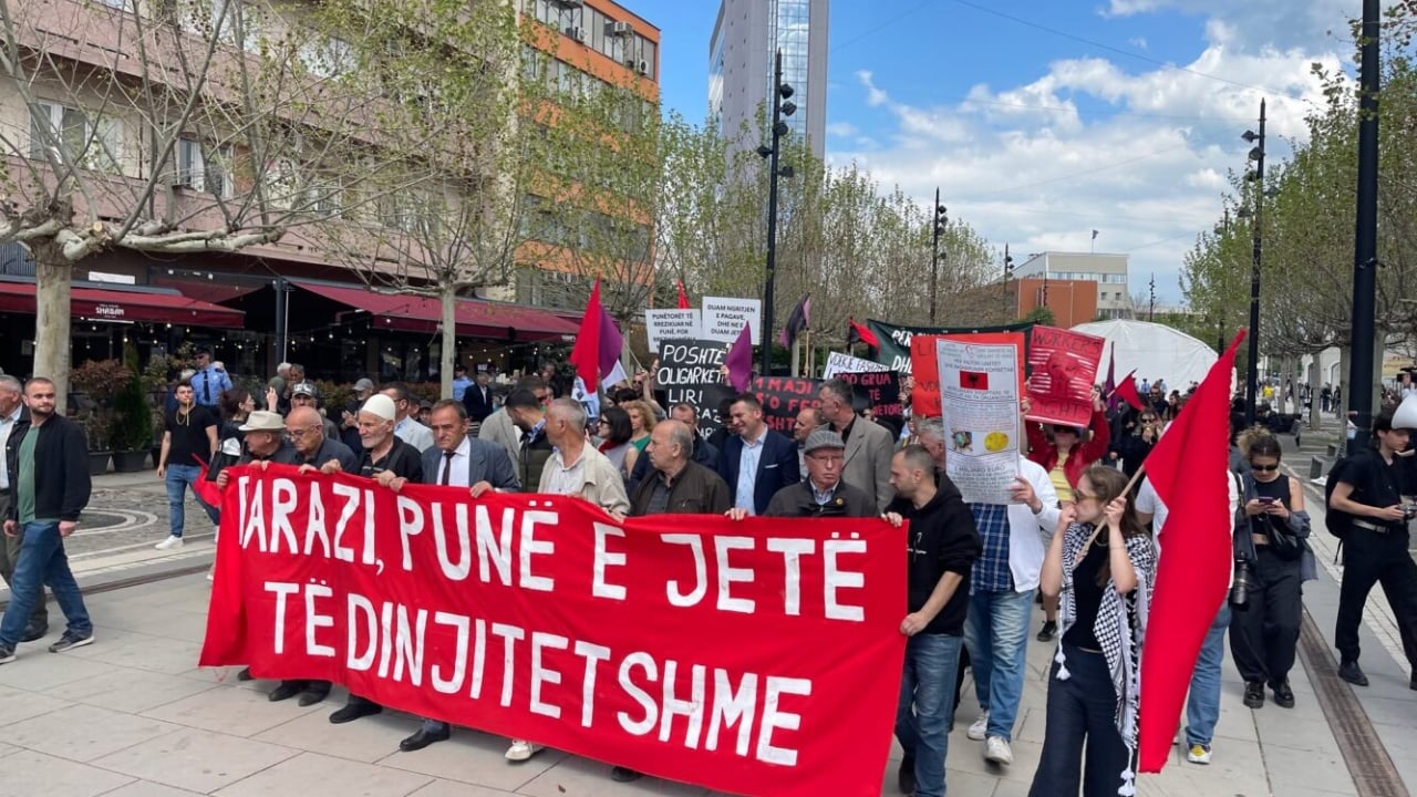  Duam rroga më të larta   1 maji  kremtohet  me protesta në Kosovë