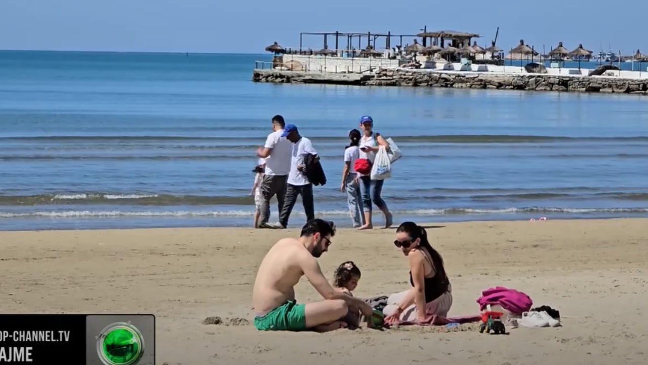 1-maji-gjen-plazhet-plot-ne-durres-dita-e-pushimit-sjell-shume-vizitore-ne-breg-te-detit