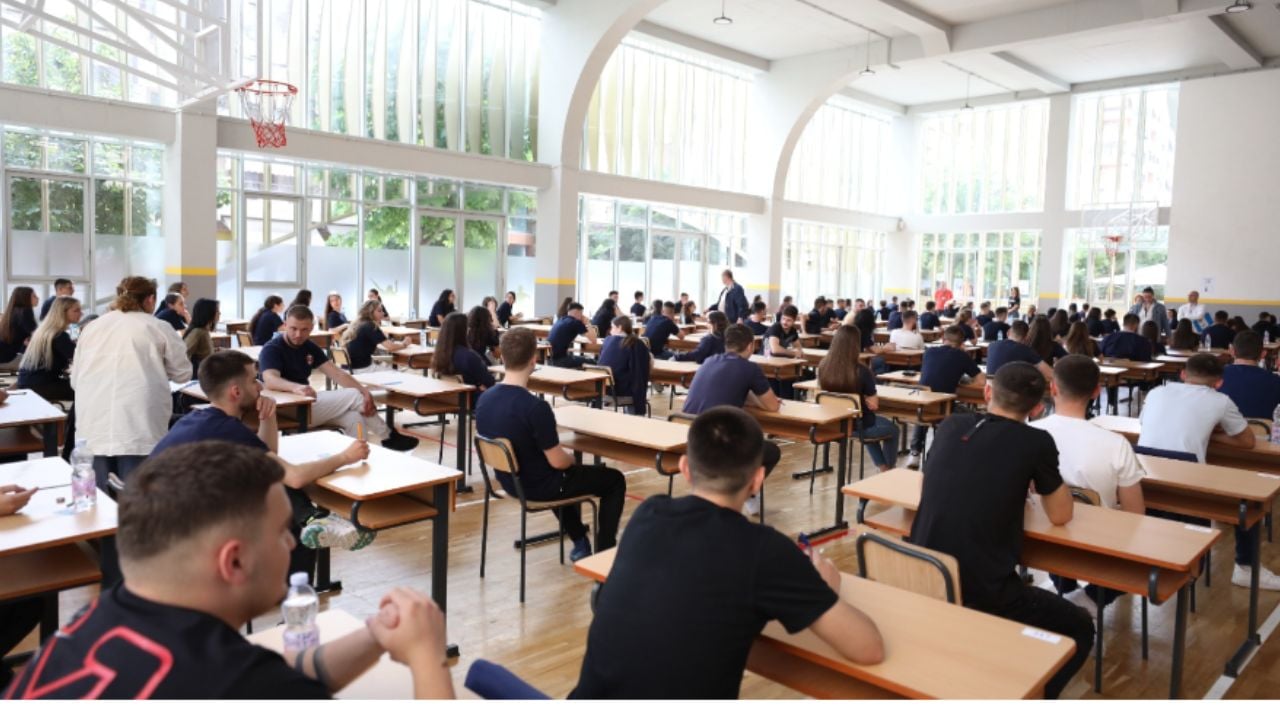 Matura Shtetërore  Publikohen notat e lëndëve me zgjedhje  366 studentë ekselentë