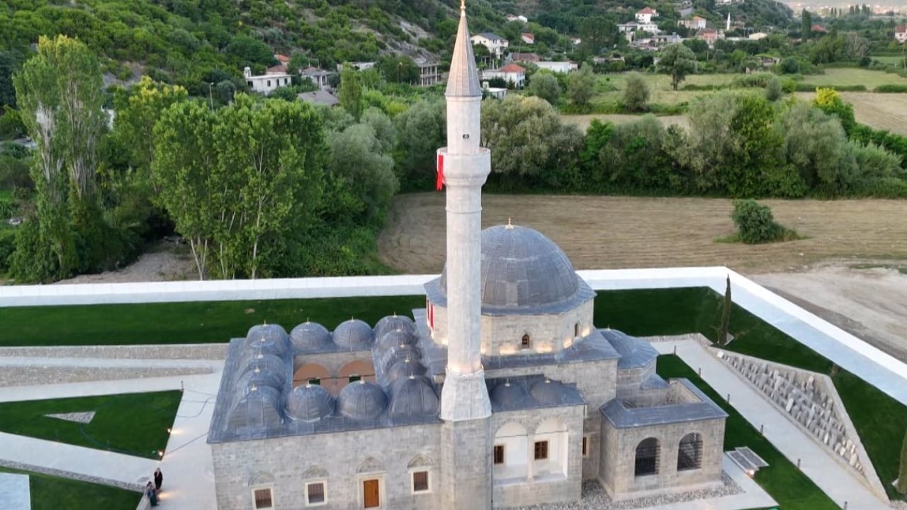 Hapet Xhamia e Plumbit në Shkodër  E renditur si një nga më të bukurat në botë  u rikonstruktua pas përmbytjeve