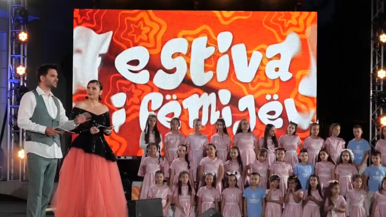 festivali-i-kenges-per-femije-fituese-eshte-kroni-pula-do-perfaqesoje-shqiperine-ne-junior-eurovizion