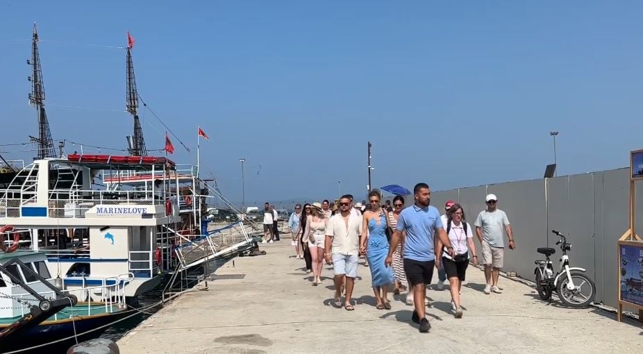 Sazan Karaburun  një nga turet më të preferuara nga turistët e huaj këtë sezon