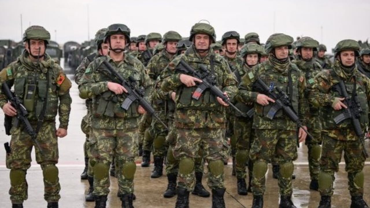 Analiza  Serbia rikthen ushtrinë  djemtë tanë  nuk  shkojnë ushtarë 