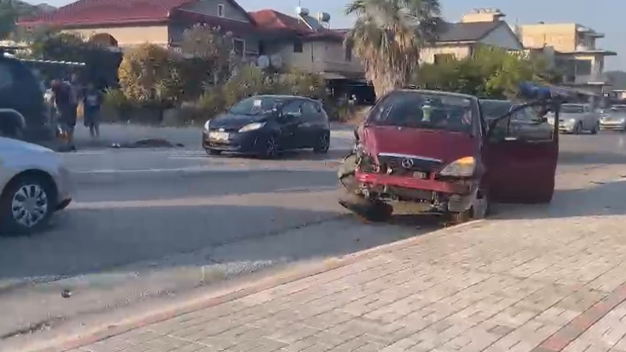 Aksident në aksin Elbasan Peqin  përplasen dy automjete  lëndohen shoferët
