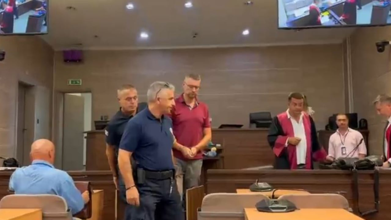 Ndihmës drejtori i Zyrës për Kosovën në Qeverinë e Serbisë del para gjykatës  pranon fajësinë për nxitje të përçarjes