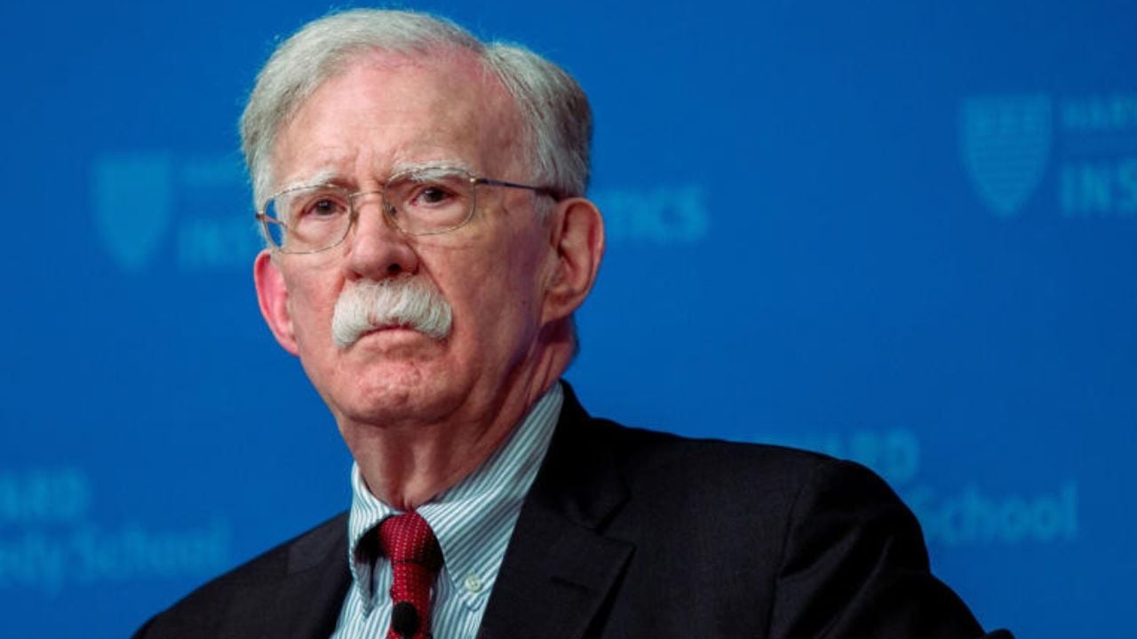 i-dha-gruas-dhe-vajzes-informacion-te-klasifikuar-ngrihet-akuze-federale-per-ish-keshilltarin-e-trump-john-bolton