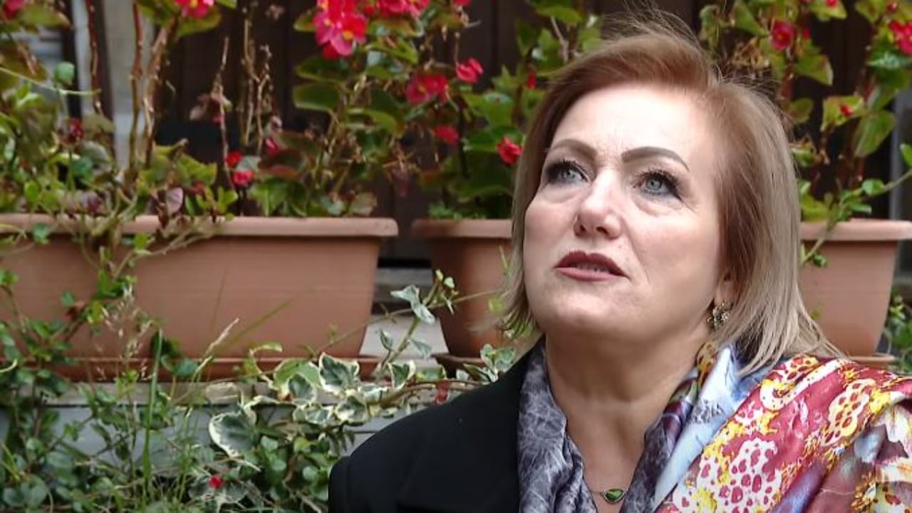 Rrëfimi i një nëne që sfidoi kancerin  Historia e oficeres së policisë gjyqësore që fitoi betejën e jetës  E ktheva frikën në forcë