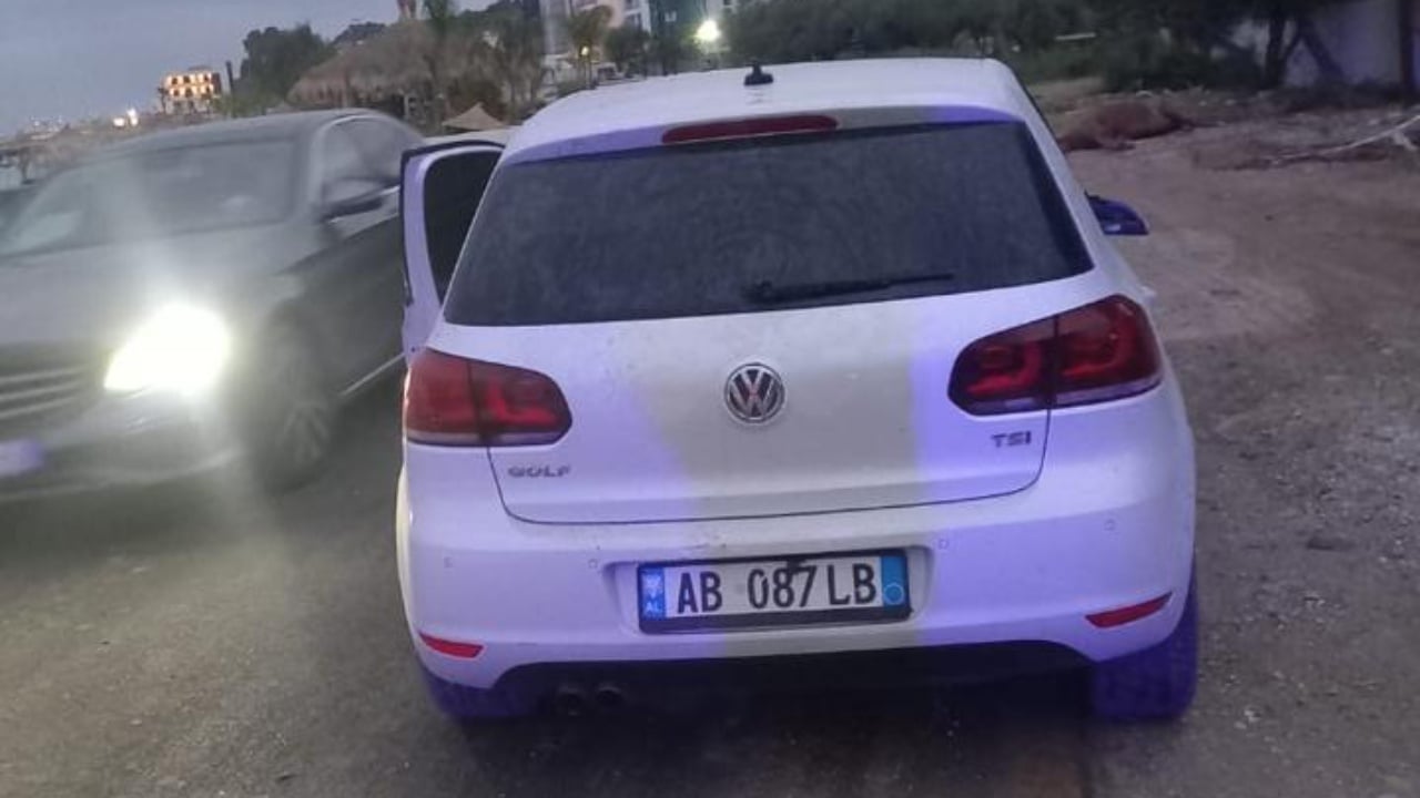 Aksident i pazakontë në Radhimë  automjeti përplas 4 kuaj  humbin jetën