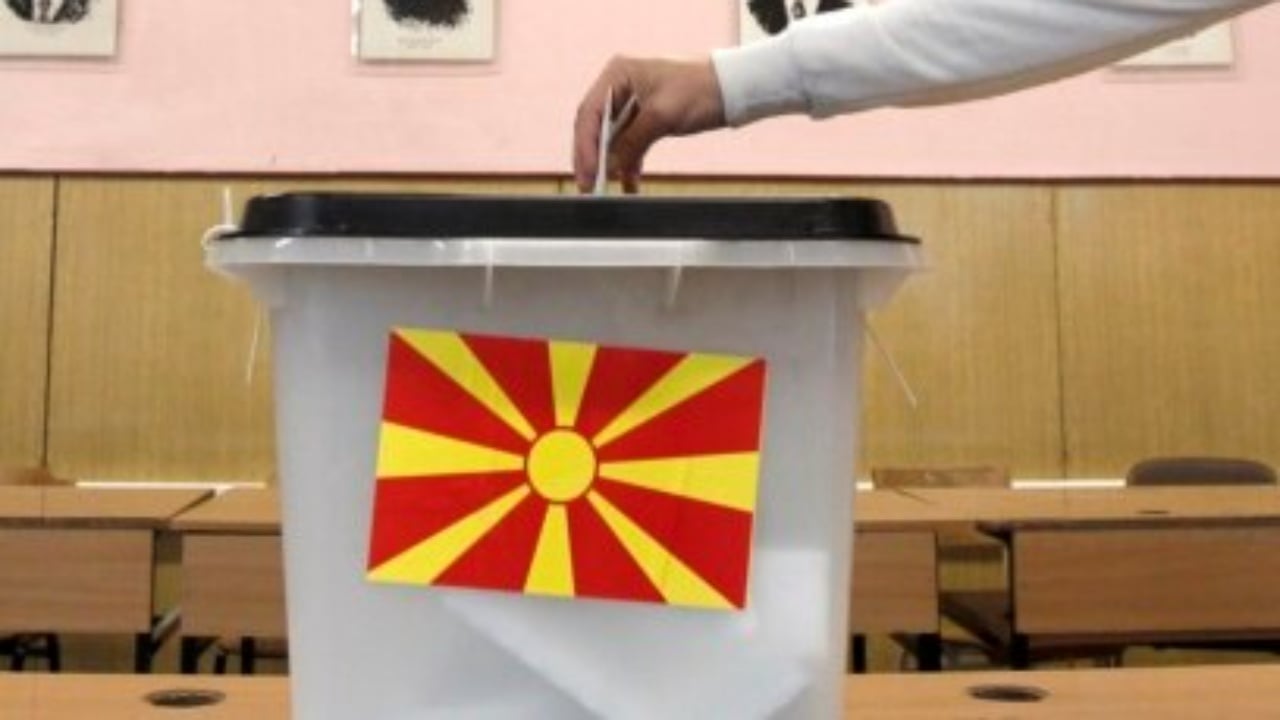 zgjedhjet-lokale-ne-maqedonine-e-veriut-hallet-e-shqiptareve-dalin-para-ceshtjeve-kombetare