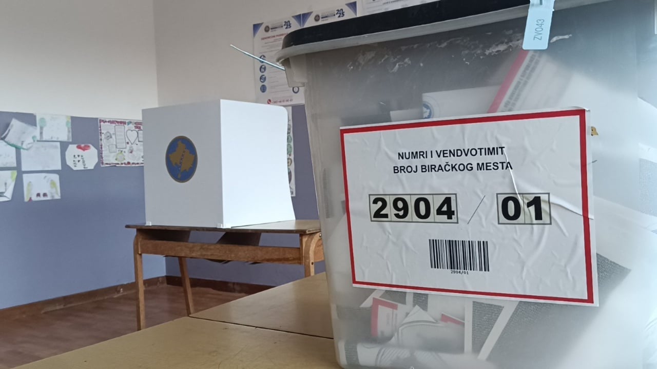 Rezultatet paraprake të KQZ së në Kosovë  LDK përpara me 600 vota në Prishtinë  Kurti merr 2 komuna që në raundin e parë  PDK fiton Suharekën dhe Skënderajn