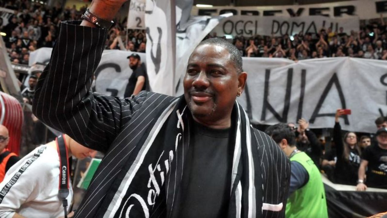 Bota e basketbollit në zi  ndahet nga jeta në moshën 70 vjeçare ish ylli i NBA