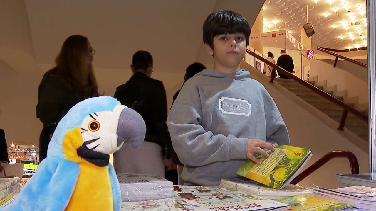 Shkrimtari 9 vjeçar në panair  Prezantohet përralla me titull  Ragi dhe muzika e pyllit   me autor Andrei Agasi