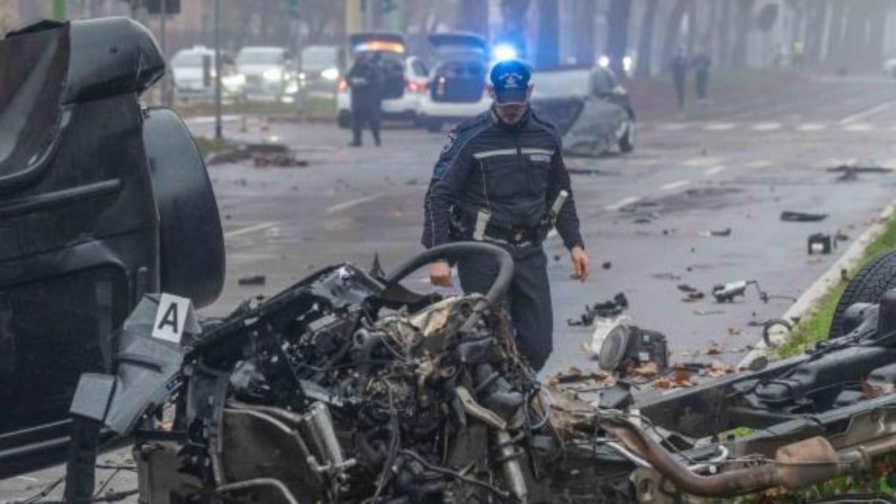 jam-kalimtar-i-rastit-shkaktoi-aksidentin-ku-u-plagosen-4-persona-dhe-tentoi-te-mashtronte-policine-pranga-20-vjecarit