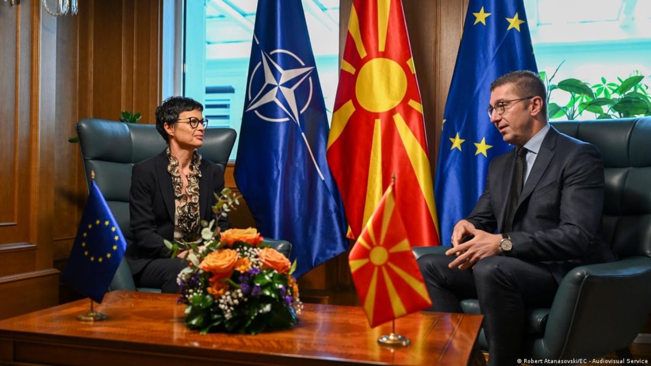 ngecje-ne-perparimin-e-negociatave-kryeministri-i-maqedonise-se-veriut-lexon-ndryshe-raportin-e-ke-jemi-para-shqiperise