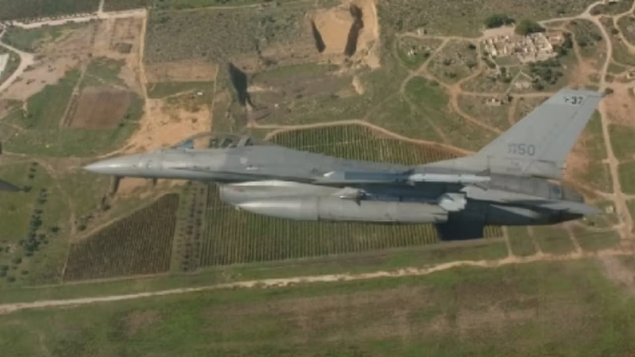 tensionet-ne-ukraine-zelensky-takohet-me-perfaqesuesit-e-nato-s-avioni-ushtarak-amerikan-spikatet-mbi-detin-e-zi