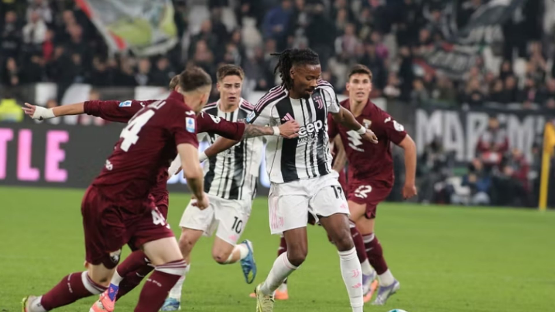 serie-a-derbi-juventus-torino-kur-portieret-behen-protagoniste-sfida-mbyllet-ne-barazim-pa-gola