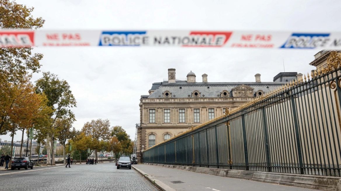 grabitja-ne-muzeun-e-luvrit-policia-arreston-ne-paris-pjesetarin-e-kater-te-dyshuar-te-grupit-qe-kreu-vjedhjen-spektakolare