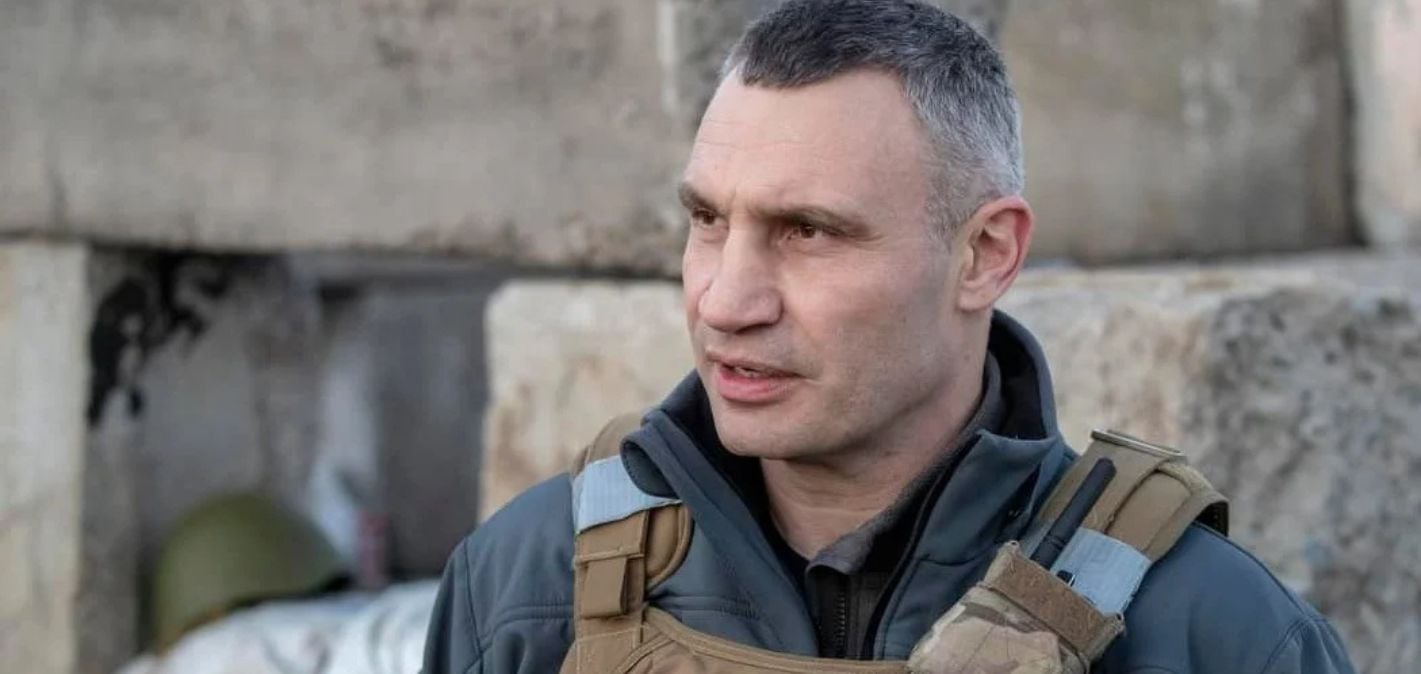 Ukraina në krizë për ushtarë  kryebashkiaku i Kievit  Vladimir Klitschko  Të ulet mosha e rekrutimit në 22 vjeç