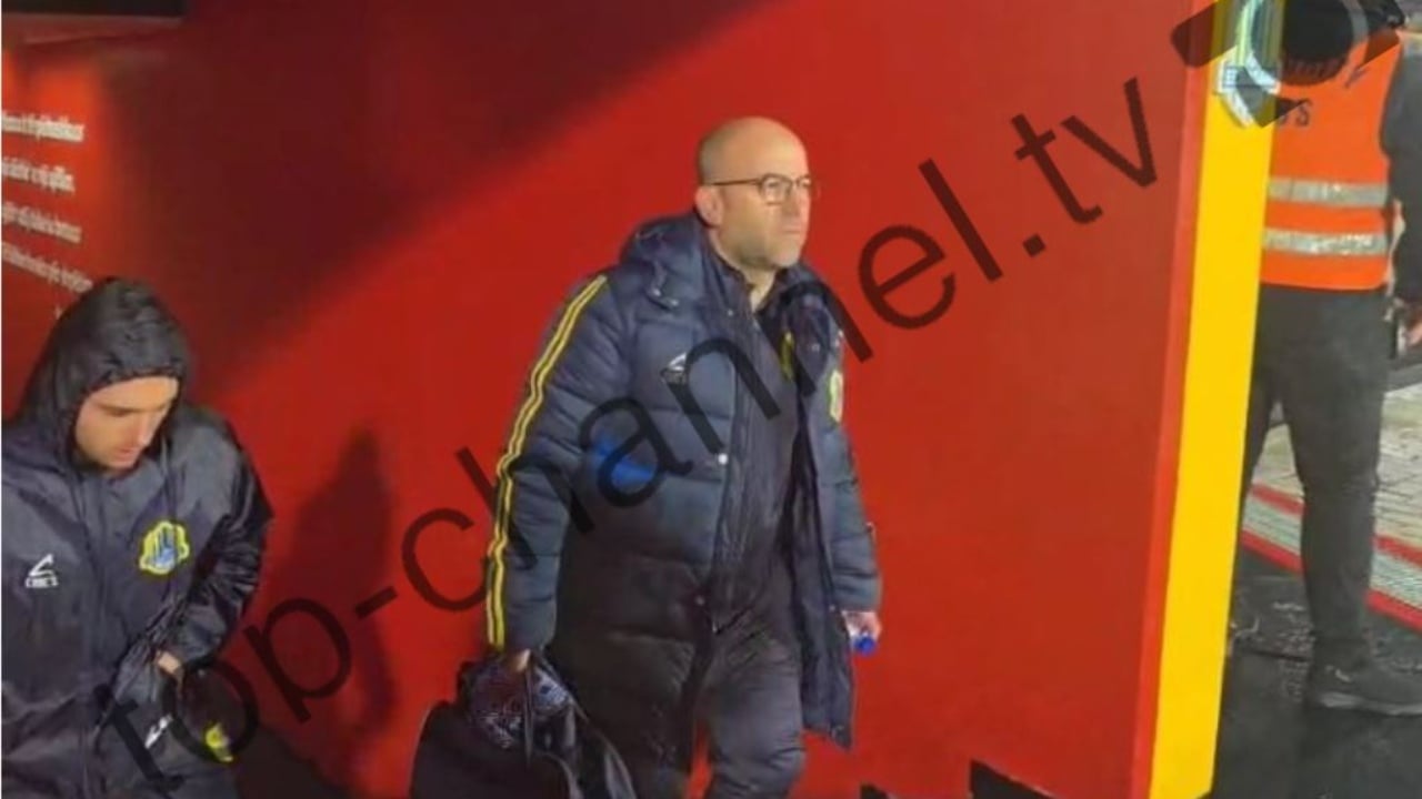 foto-ne-mengjes-hodhi-voten-ne-kuti-pasdite-kandidati-per-bashkine-cerrik-i-kthehet-detyres-se-mjekut-prane-skuadres-se-elbasanit