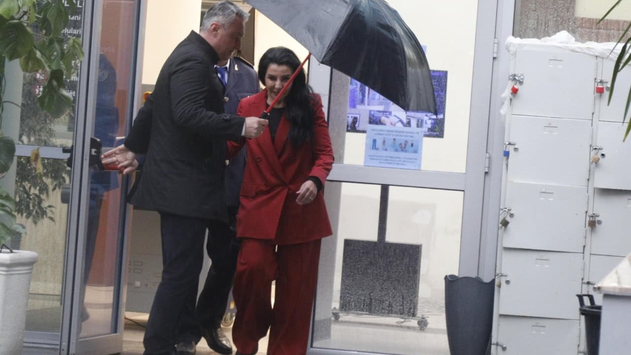 Pezullimi nga detyra për Belinda Ballukun dhe bllokimi i pasaportës  GJKKO zbardh vendimin pas seancës