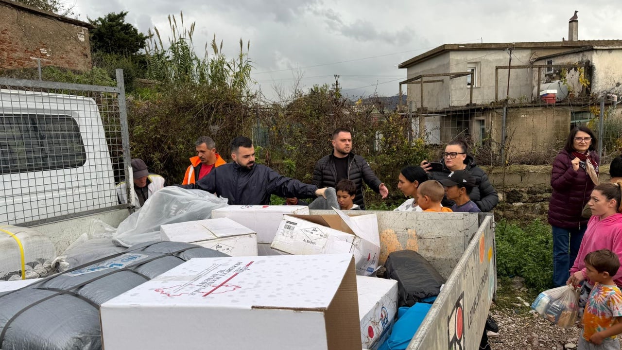 shtepite-u-permbyten-nga-moti-i-keq-25-persona-strehohen-me-cadra-ne-cuke-te-sarandes