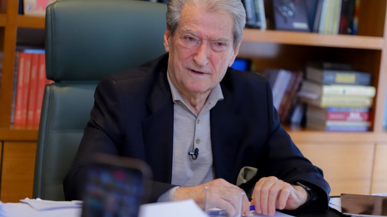 Debati në kryesinë e Kamzës  Berisha i del në krah Nokës  Zonja nuk u përjashtua  por zgjodhi median 