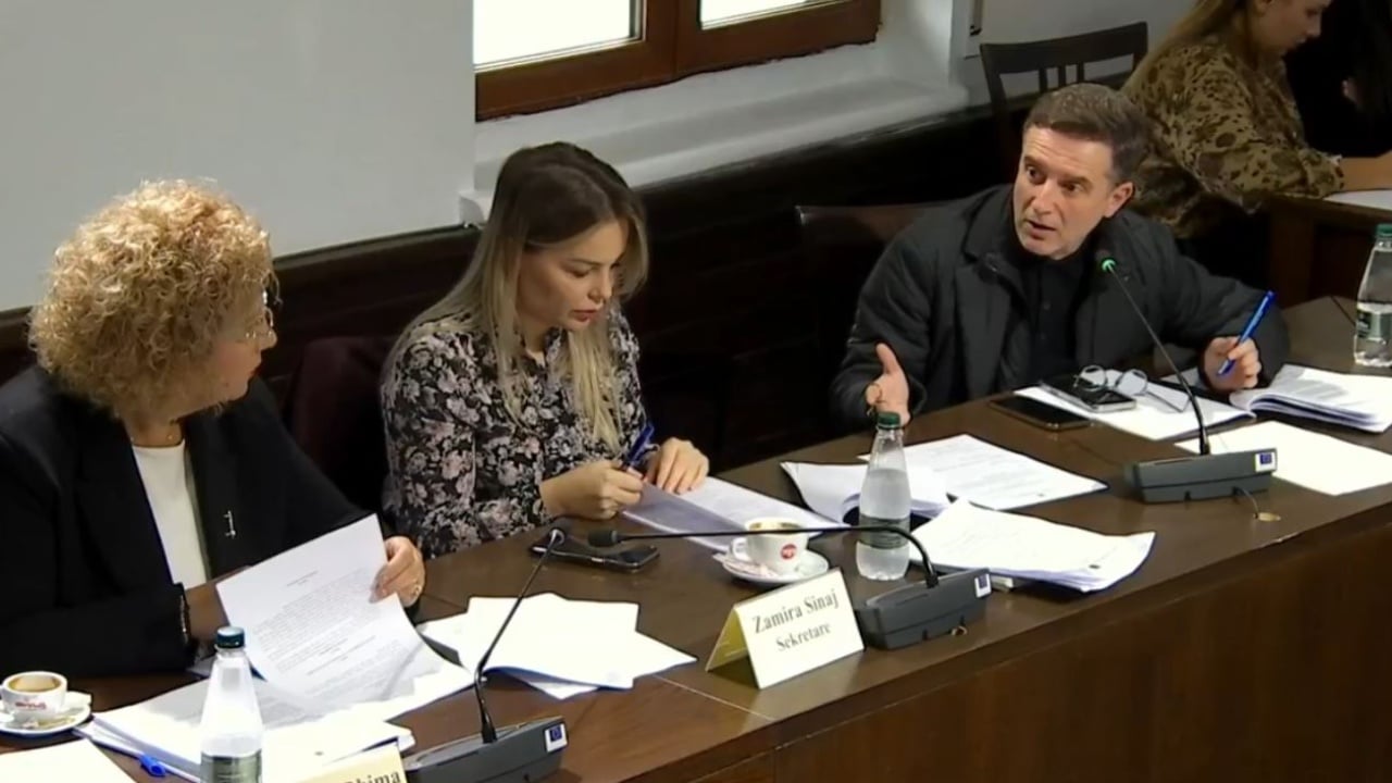 pantallona-400-euro-dhe-tuta-1000-euro-brace-ne-komisionin-e-ekonomise-te-gjithe-turren-deputeti-deputeti-vazhdon-ujku-te-tatimet-e-doganat-qe-te-than