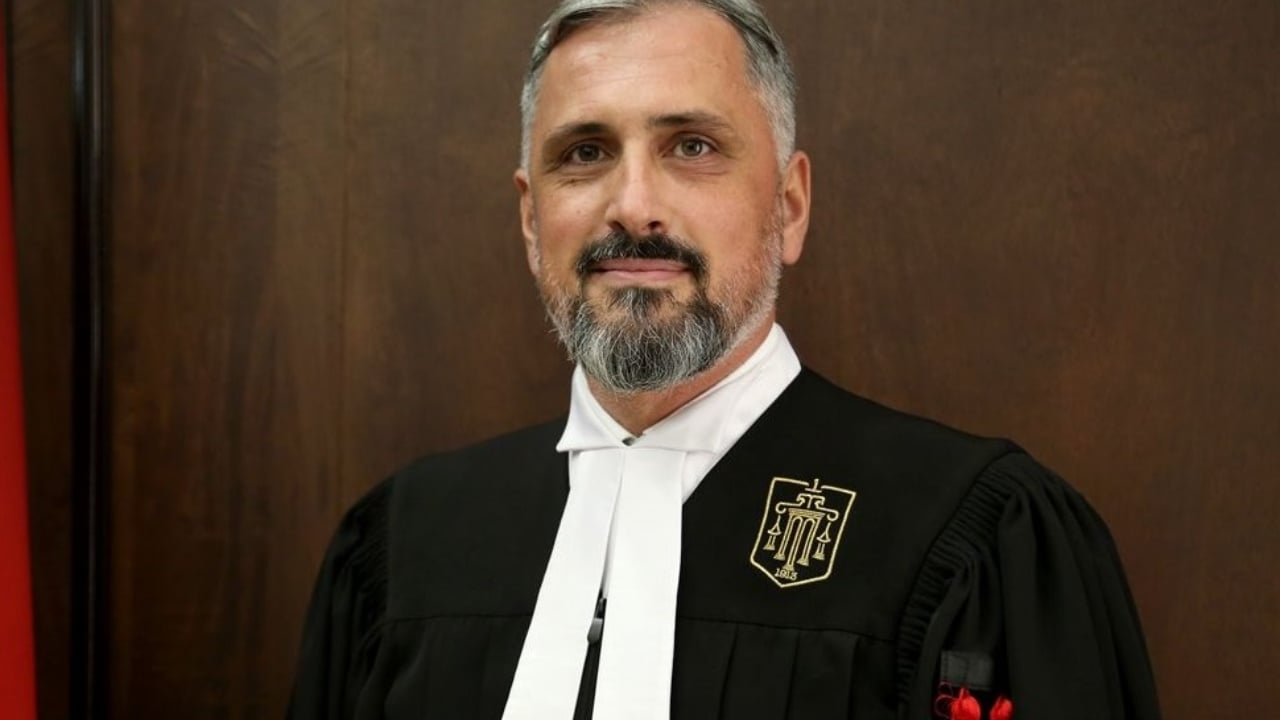 informacioni-ne-ked-si-agjent-i-sherbimeve-gjyqtari-vokshi-e-quan-perbaltje-top-channel-i-qendrojme-raportimit-te-mbeshtetur-ne-dokumente-zyrtare