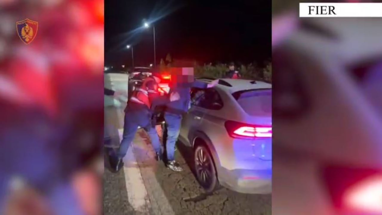 I vodhën me dhunë mjetin 41 vjeçarit  arrestohet njëri prej autorëve  lëvizte me armë sportive me vete