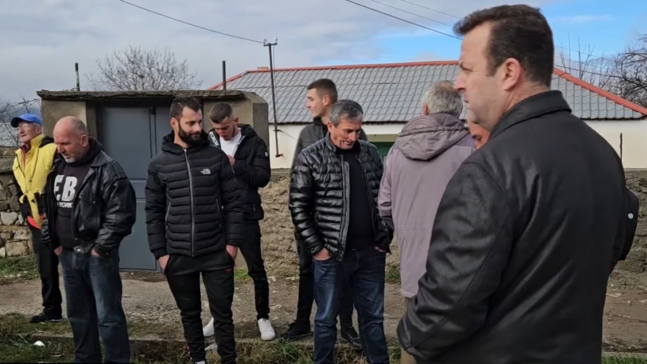 Parku fotovoltaik merr kullotat  banorët në fshatin Qinam të Kolonjës protestojnë kundër projektit energjitik