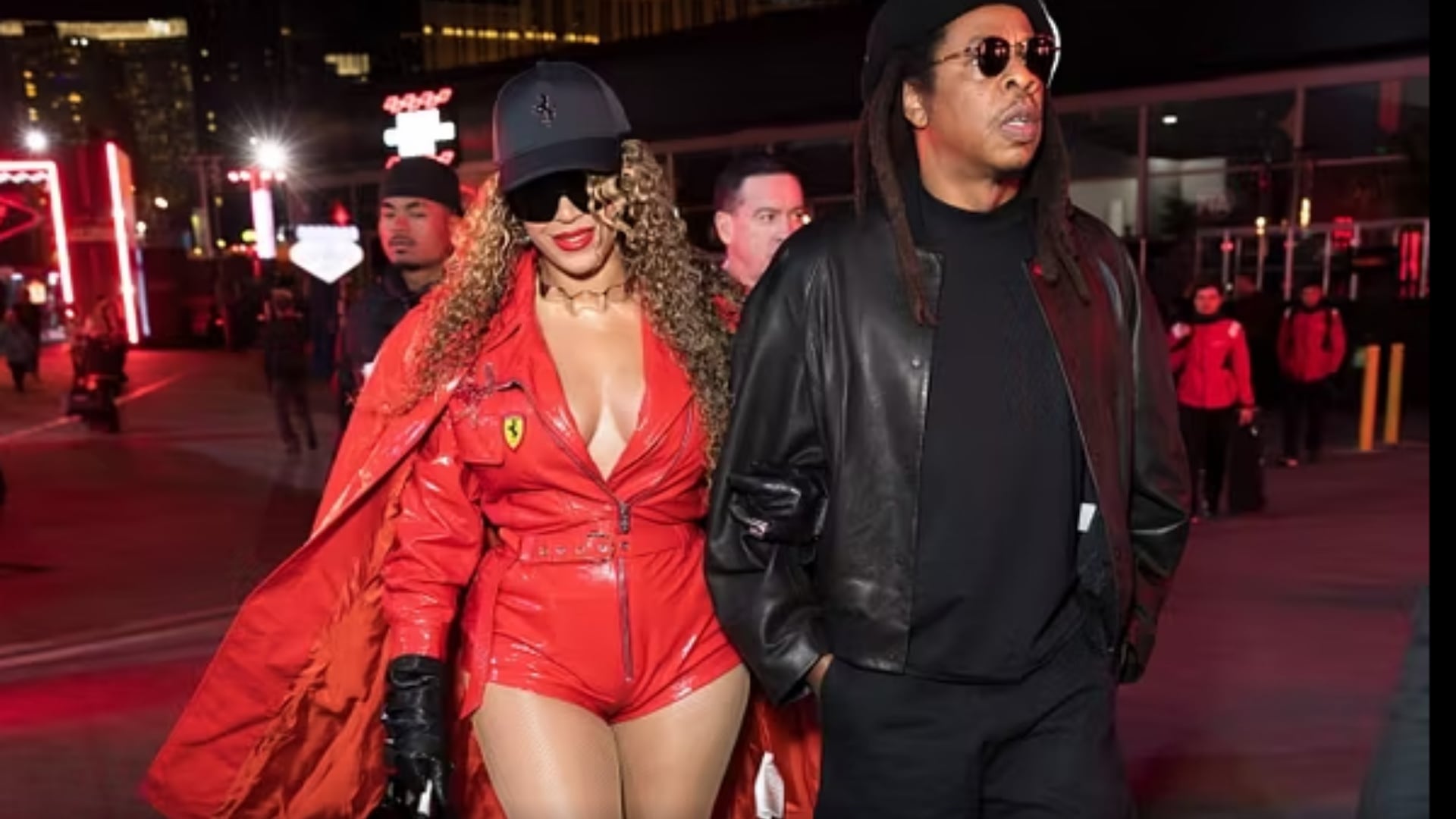  Lady in red  Beyonce  artistja e madhe R B në garën e Las Vegasit për Ferrarin