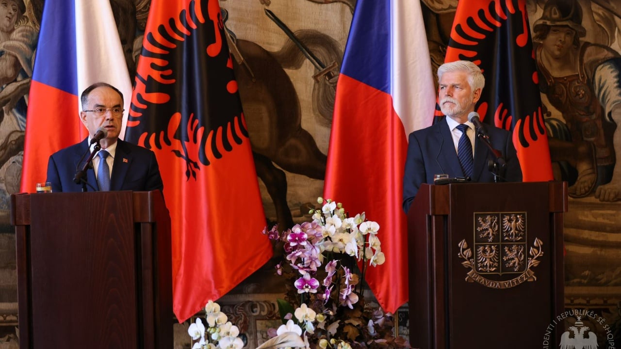 presidenti-begaj-vizite-ne-republiken-ceke-pritet-nga-homologu-bashkepunimi-po-shenon-nje-kapitull-te-ri